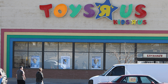 Toys "R" Us mulls small, urban stores as part of turnaround