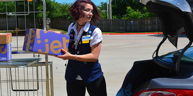 Can Walmart workers deliver better last mile results on their way home from work?