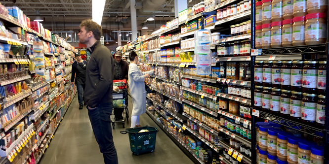 Have men become the primary grocery shoppers in America?
