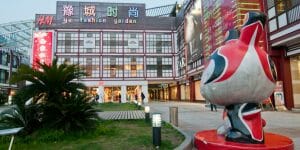 U.S. retailers in dire need of growth look to the China market