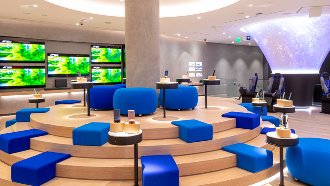 Samsung brings its own ‘Experience’ to first U.S. stores