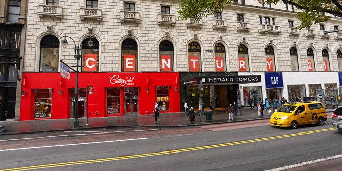 Century 21 pops up near Macy’s Herald Square for the holidays