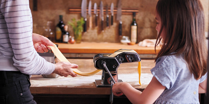https://retailwire.com/wp-content/uploads/2020/08/mother-and-daughter-pasta-maker-666x333-1.jpg