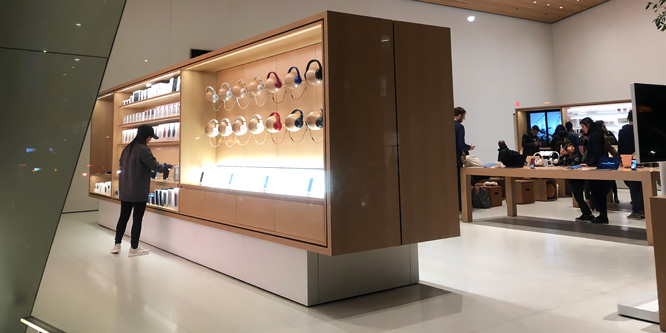 Apple removes other brand audio products from its store shelves