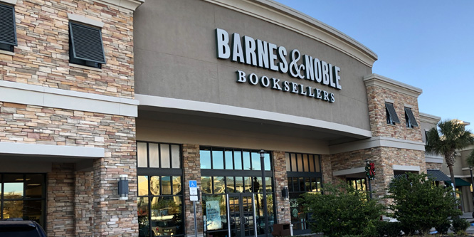 Barnes & Noble counts on store managers running its business better