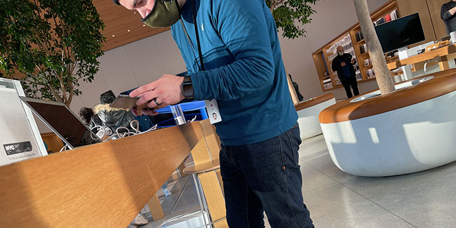 Can Apple and others make flex-work models work for store associates?