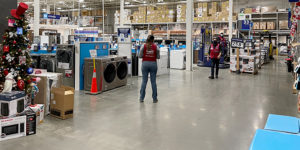 Will overstocking get retailers through the holidays?