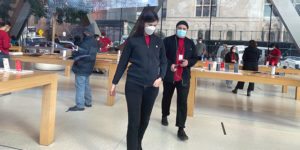 Should Apple join the crowd in lifting mask requirements?