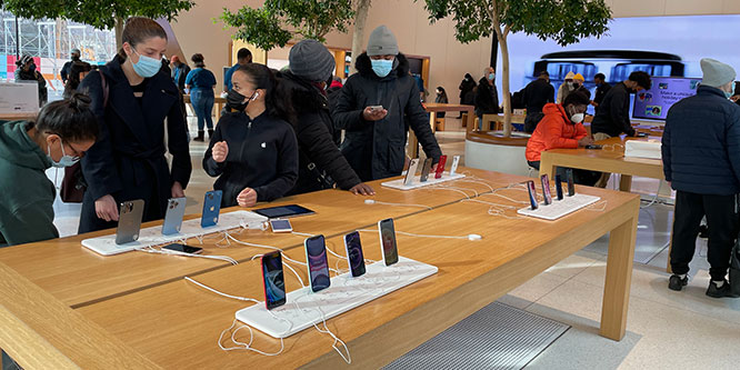 Will $22 starting pay squelch unionization efforts at Apple?