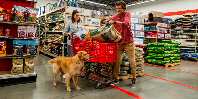 Is Tractor Supply barking up the right tree with its new Neighbor’s Club rewards?