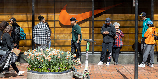 Do Nike's inventory woes foretell a bleak holiday season for apparel? -  RetailWire