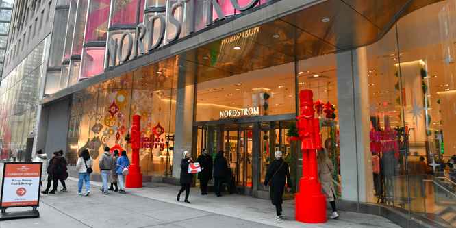 Nordstrom gets snagged by apparel markdown pressures