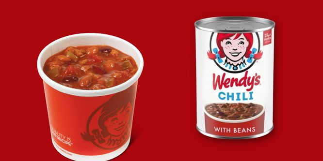 Cup of Wendy's Chili next to a can of Wendy's Chili