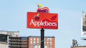 Applebee's Invites Students to Nominate Their Favorite Teachers for the 9th Annual Above and BEEYond Contest