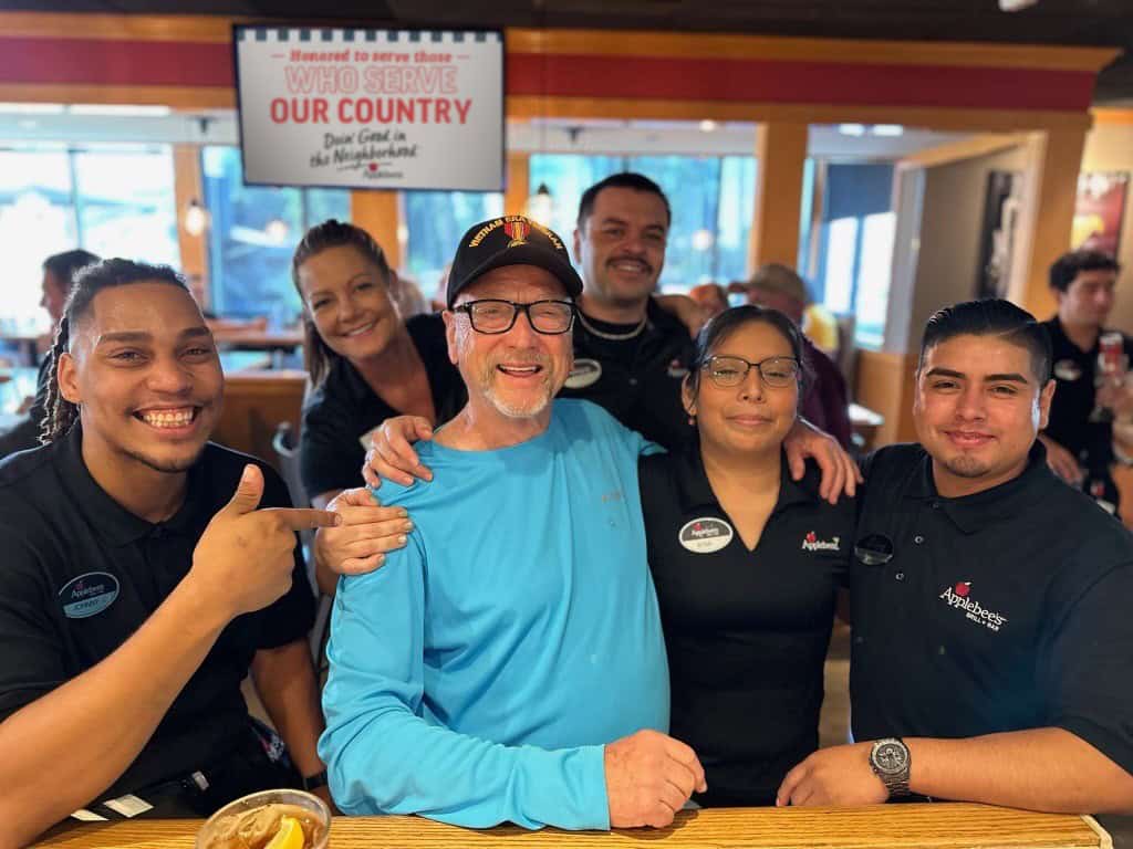 Applebee's Offers Free Meals To Active & Retired Military for Veterans Day