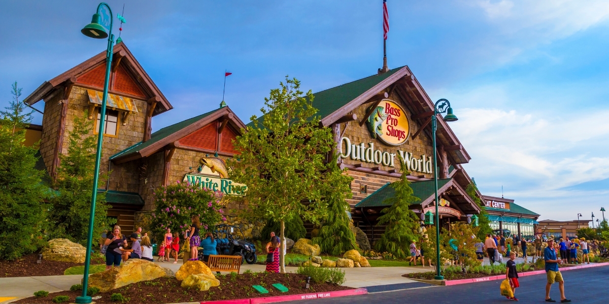 Image of the outside of a Bass Pro Shops store