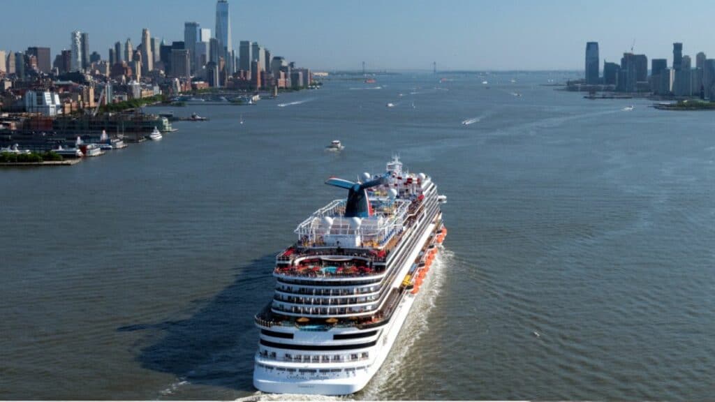 Carnival Cruise Line Brings ‘Funternship’ Program for High School Students to 5 Cities