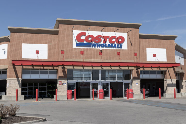 Costco’s Hot Dog Remains at $1.50 Despite Prices Spiking Elsewhere