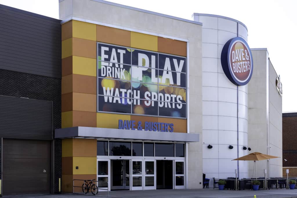 Dave & Buster’s Brings Back Popular Eat, Drink & Play Combo
