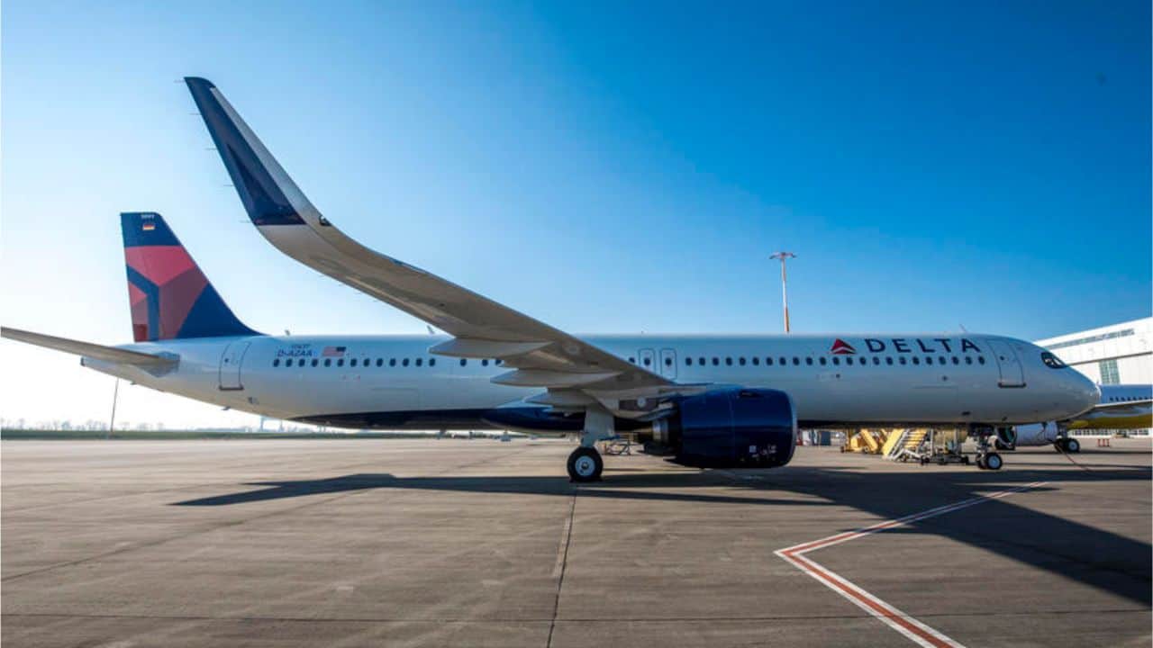 Delta Air Lines Cancels Meal Service On 200 Flights, Citing 'Food Safety' Reasons