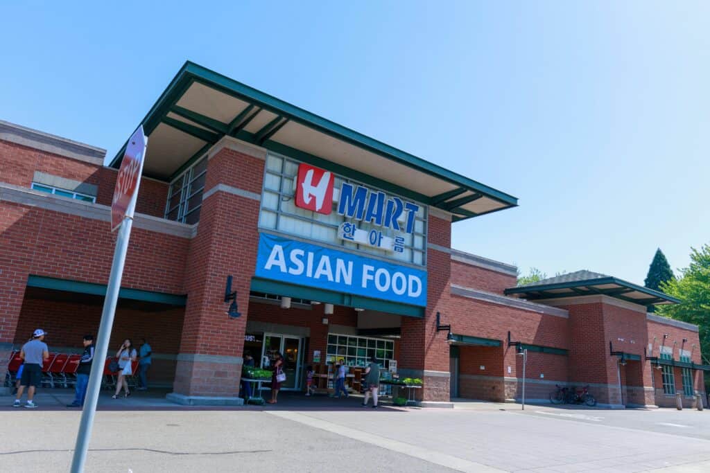 grocers, international grocer H Mart