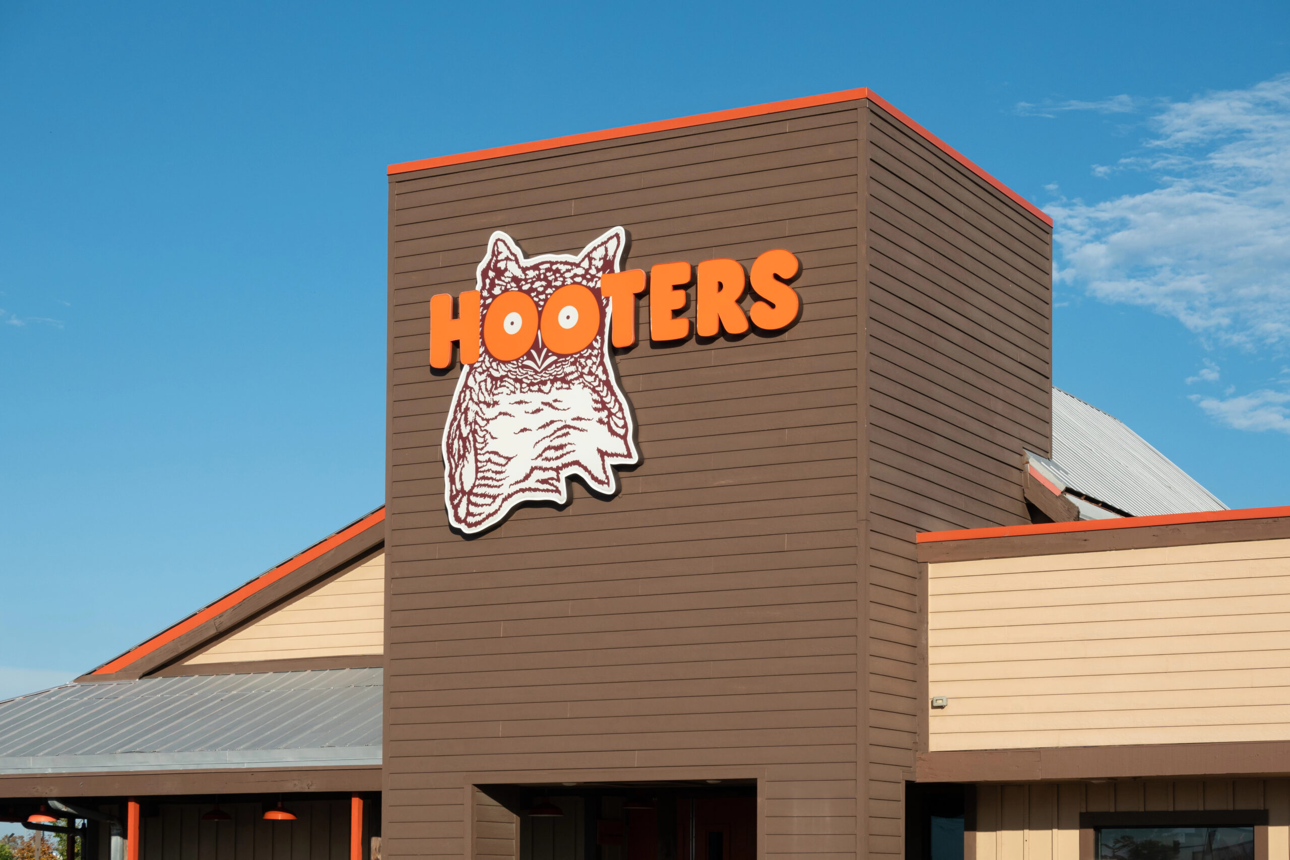 Hooters Abruptly Closes 30 Locations Following Chapter 11 Bankruptcy. Is a Location Near You Affected