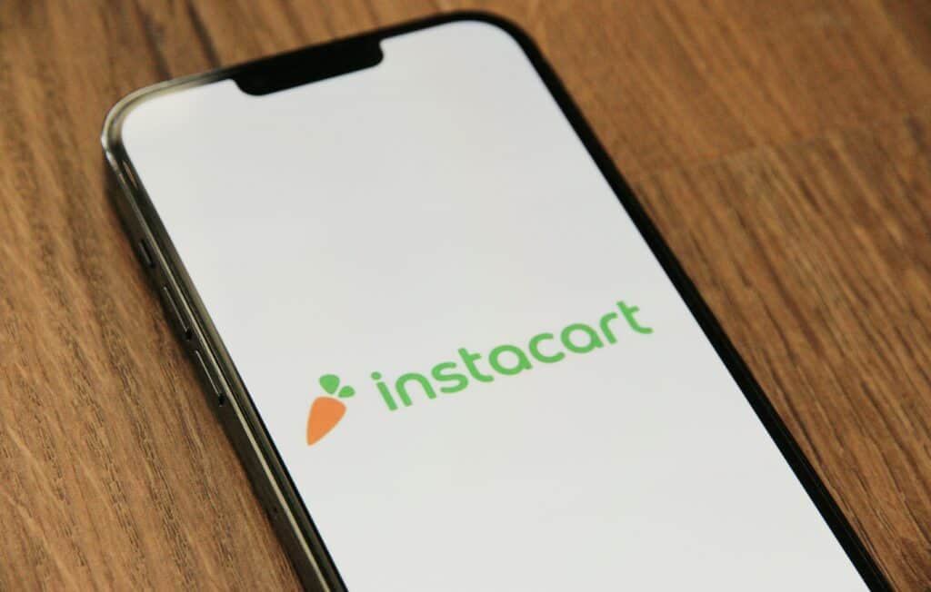 Instacart Partners With Uber Eats for Restaurant Delivery