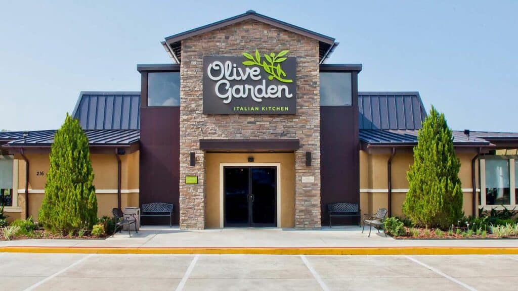 Olive Garden Responds to Mysterious Letters on Customer Breadstick