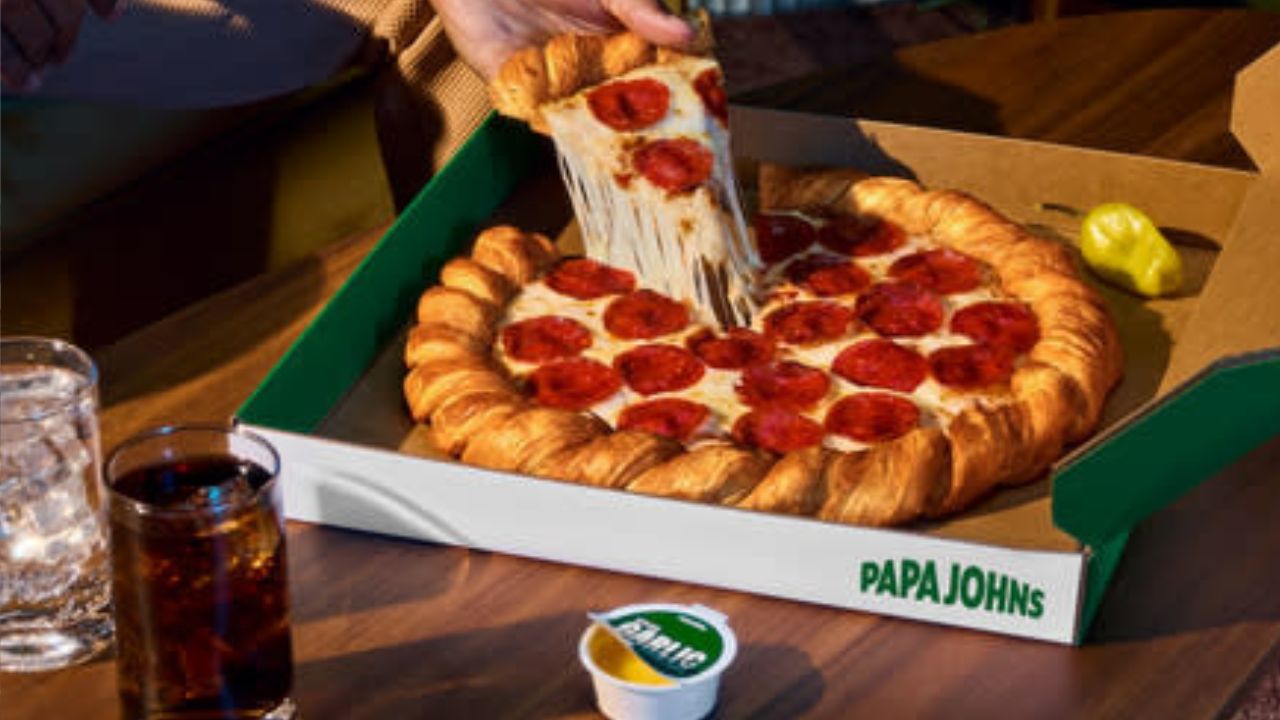 Papa Johns Receives $2 Billion Purchase Bid From Apollo Global Management