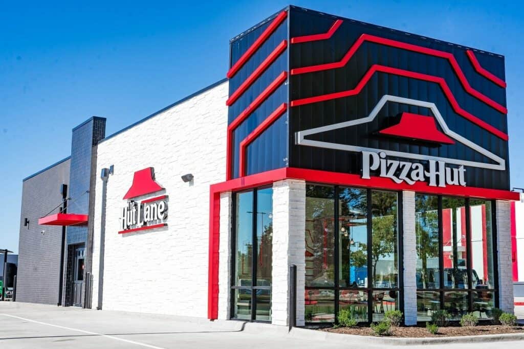 Pizza Hut Goes Fast Food With Drive-Thru, Open Kitchen, and ‘Hut ‘N Go’ Prototype