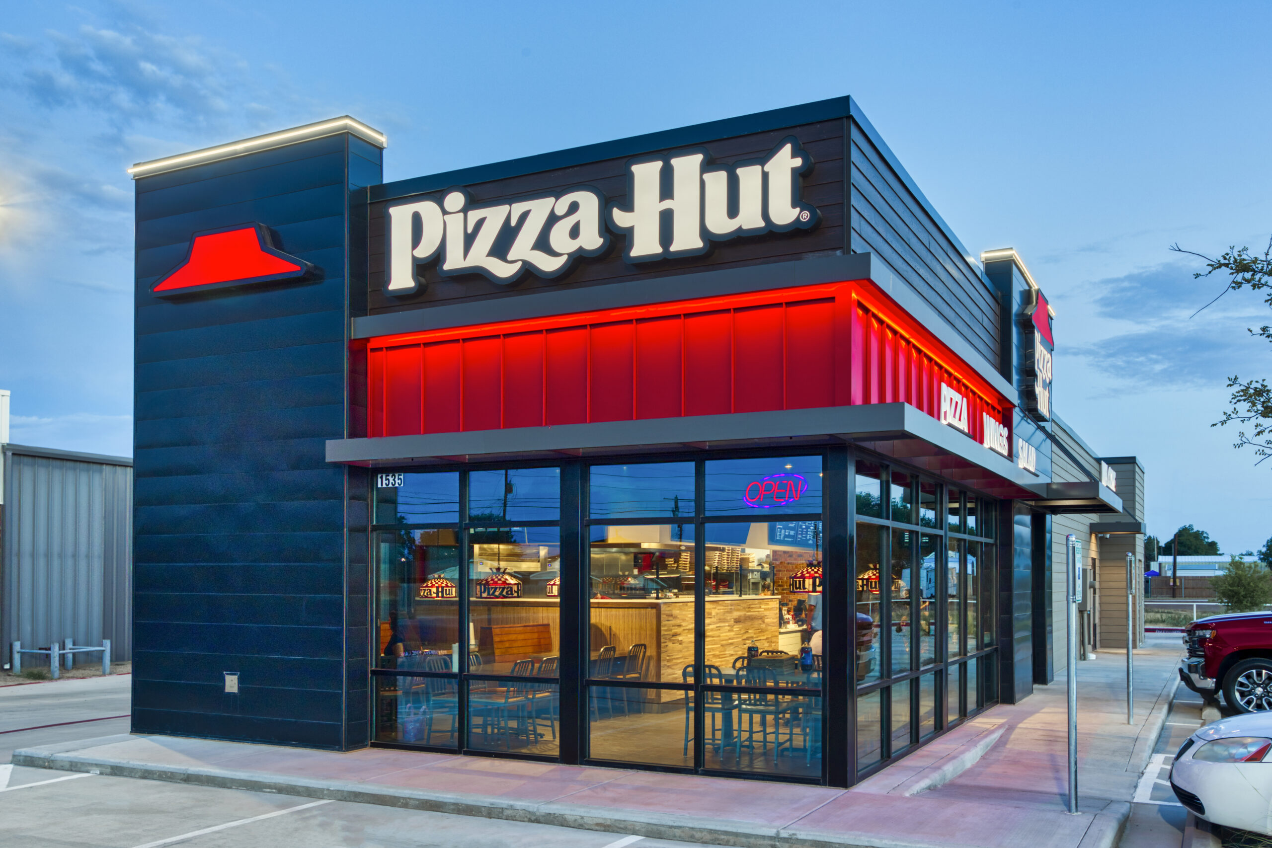 Pizza Hut Just Threw Shade At Domino's For Its Delayed Stuffed Crust Offering. Here Are The Details.