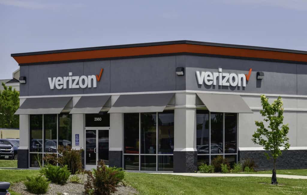 Verizon’s Postpaid Subscribers Offer Bright Spot as Company Misses Q2 Revenue Estimates