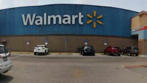 Walmart will soon offer bundled deliveries of perscriptions and everyday purchases.