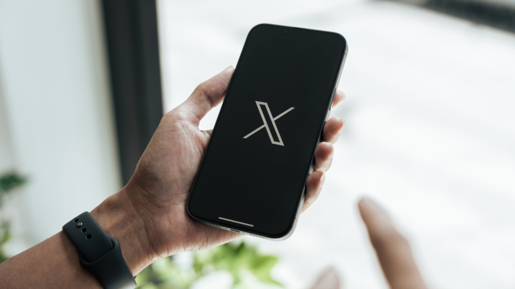 Elon Musk’s X Seeks a Partnership With Amazon