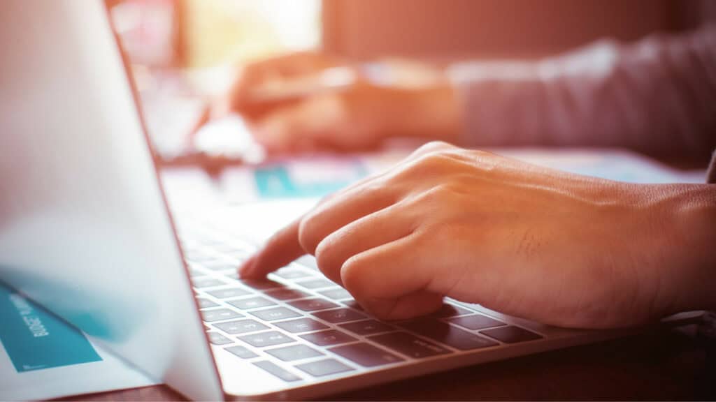 Experts Raise Concerns Over Local News Sites Using AI-Produced Articles With Fake Bylines