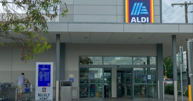 ALDI Eliminates Plastic Bags in US Stores