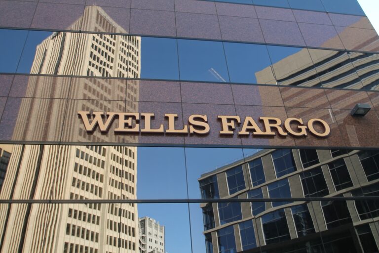 Wells Fargo Is the First Megabank With an Organizing Union