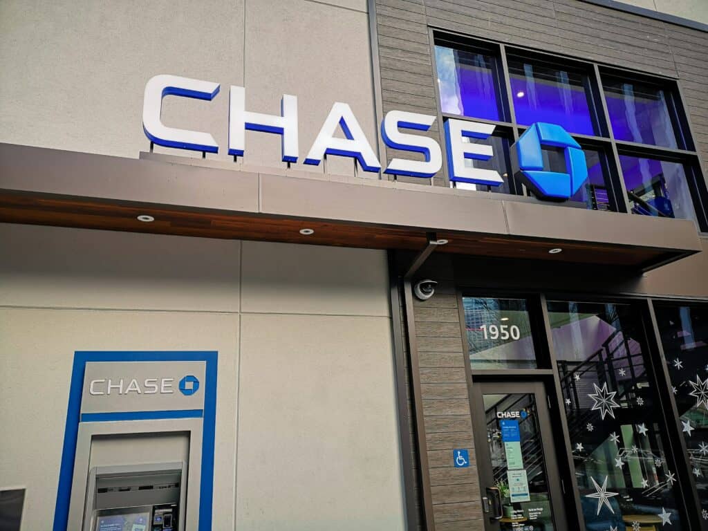 JPMorgan Chase Suing Customers for Check Fraud After ‘Infinite Money Glitch’