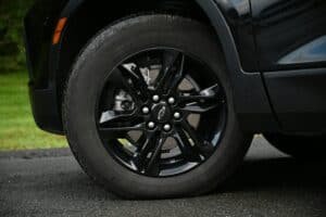 car wheel with Chevrolet logo, GM
