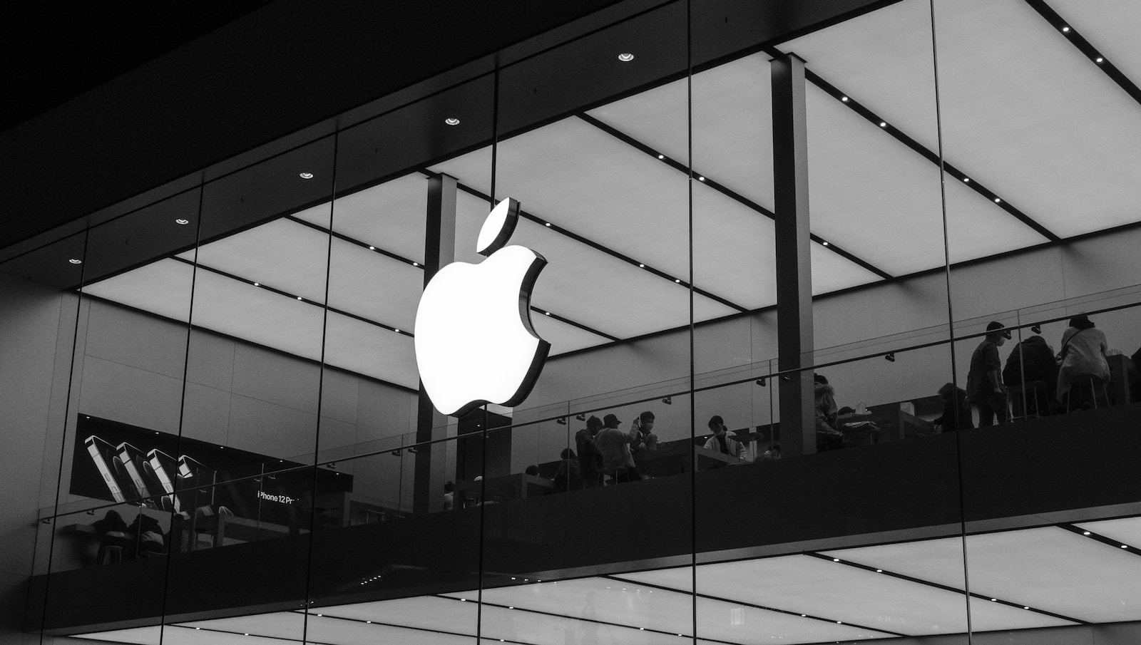 The History of the Apple Logo - RetailWire