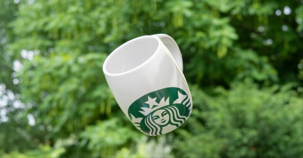Starbucks Will Let Customers Use Reusable Cups