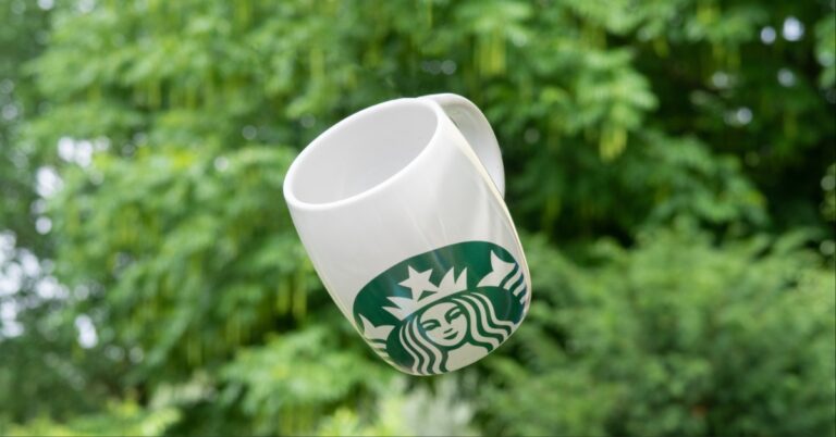 Starbucks Will Let Customers Use Reusable Cups
