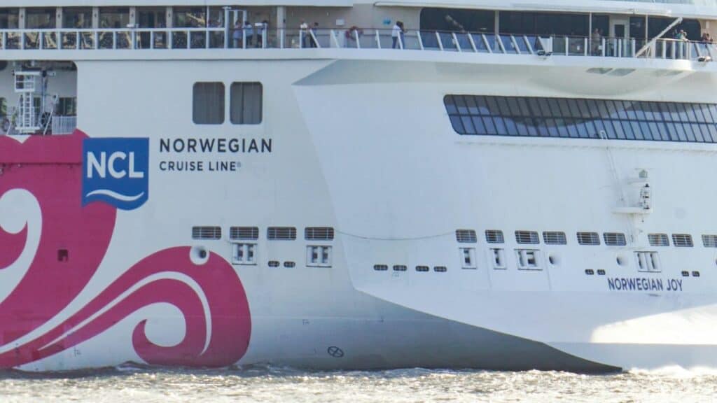 Norwegian Cruise Line: No Clothes, No Problem on ‘The Big Nude Boat’
