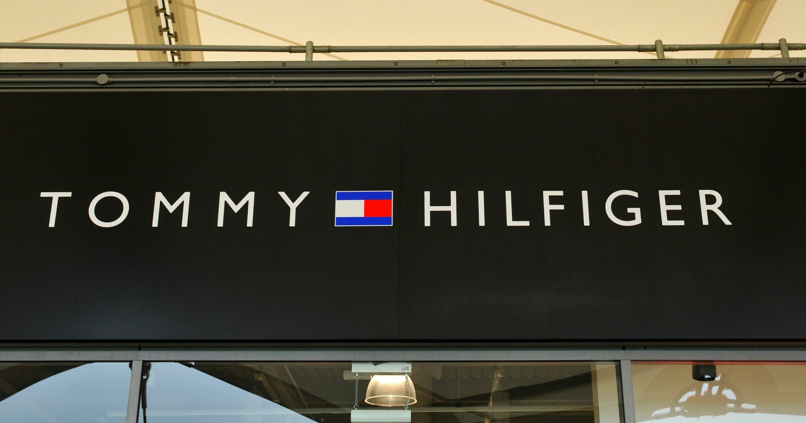 Tommy Hilfiger logo